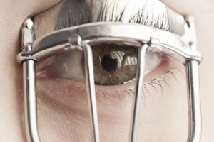 curling eyelashes